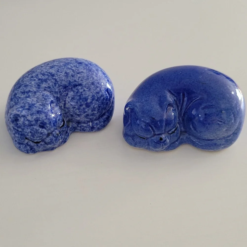 Vtg Enesco Cat 2 Blue Ceramic Shiny Sleeping Mini Figurine Sponge 1983 Taiwan